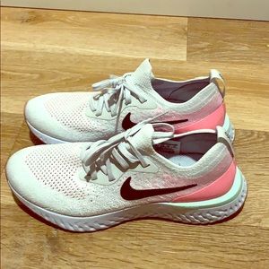 Nike Epic React Women’s Size 8 *LIKE NEW*